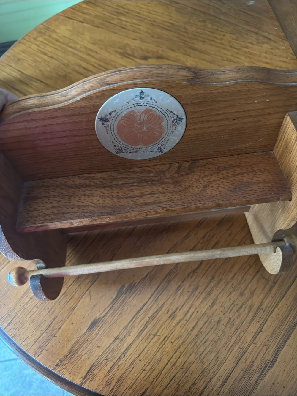 Vintage Paul Revere Shoppe Wooden Wall Shelf & Towel Rack – Hand Painted Ceramic